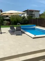 Уютный коттедж с бассейном